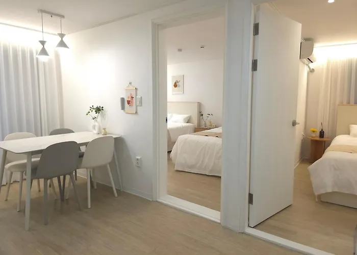 윤스테이 Yoon Stay, 3min To Shinsa Station *